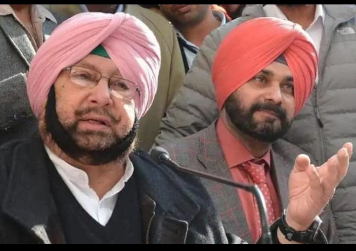 You are currently viewing कैप्टन अमरिंदर सिंह और सिद्धू की लड़ाई में कांग्रेस नेतृत्व असहाय