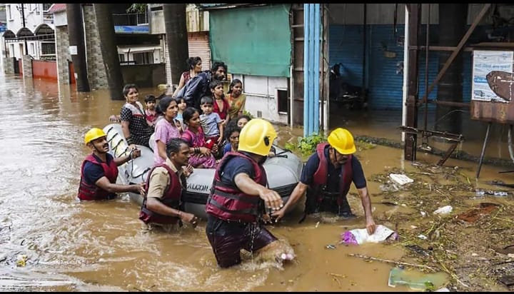 You are currently viewing महाराष्ट्र में लगातार हो रही बारिश से हाल-बेहाल