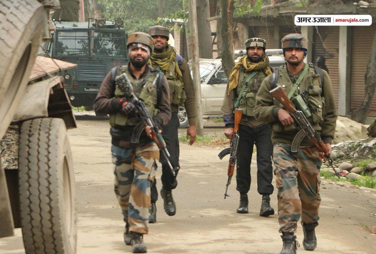You are currently viewing कश्मीर में सुरक्षाबलों ने एनकाउंटर में चार आतंकी ढेर किए