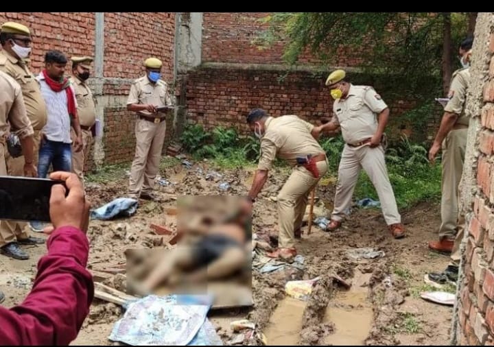 You are currently viewing युवक की निर्मम तरीके से हत्या ,मौके पर पहुंचे एसपी