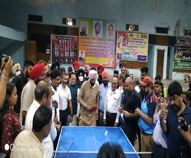 You are currently viewing जालंधर में हंसराज स्टेडियम में आयोजित कार्यक्रम में पहुंचे खेल मंत्री ने कहा ; कैप्टन के नेतृत्व में ही लड़ेंगे चुनाव