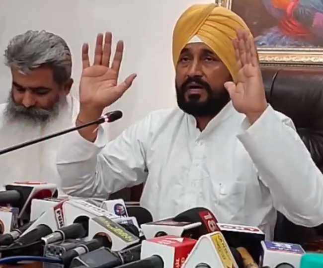 You are currently viewing पंजाब के मुख्यमंत्री “चरणजीत सिंह चन्नी” ने बकाया बिजली बिलों को लेकर की बड़ी घोषणा