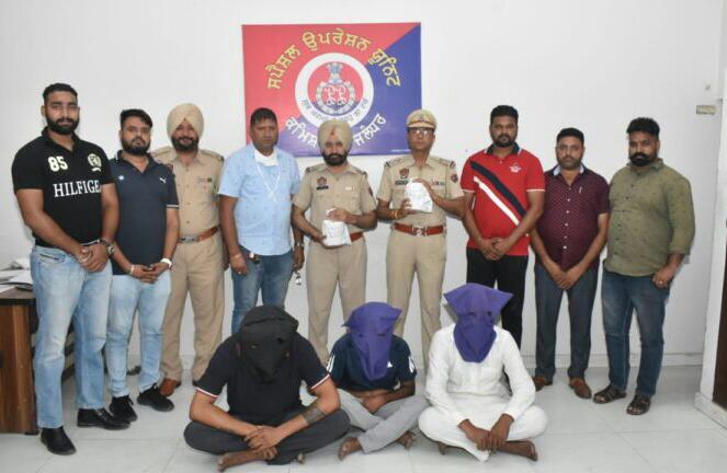 You are currently viewing पंजाब में उड़ीसा से अफीम लाकर सप्लाई करने वाला ट्रक ड्राइवर अपने साथियों सहित गिरफ्तार