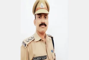Read more about the article निलंबित सीओ “अमरेश सिंह बघेल” को वाराणसी पुलिस ने किया गिरफ्तार