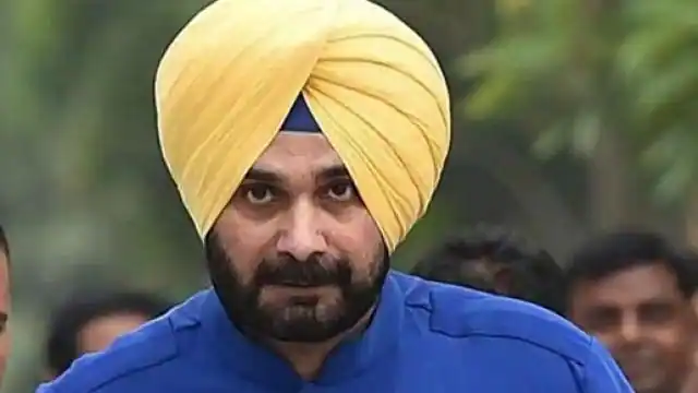 You are currently viewing पंजाब कांग्रेस कमेटी के अध्यक्ष “नवजोत सिंह सिद्धू” ने अध्यक्ष पद से दिया इस्तीफा
