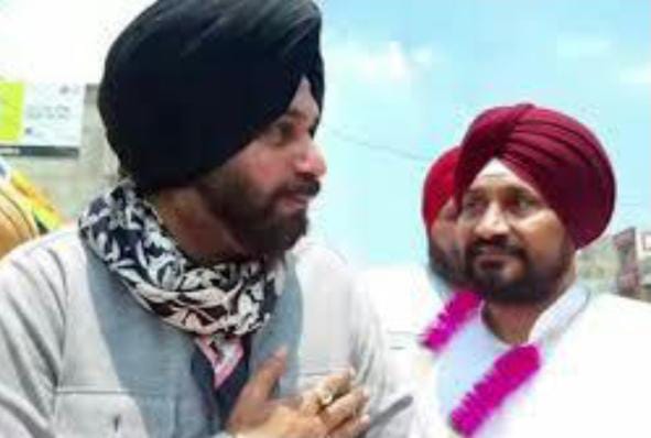 You are currently viewing नवजोत सिद्धू का चरणजीत सिंह चन्नी की सरकार पर बड़ा हमला