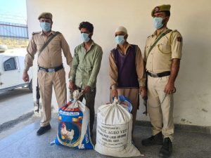 Read more about the article पुलिस ने अवंतीपोरा में 02 ड्रग तस्करों को  किया गिरफ्तार ; प्रतिबंधित पदार्थ बरामद