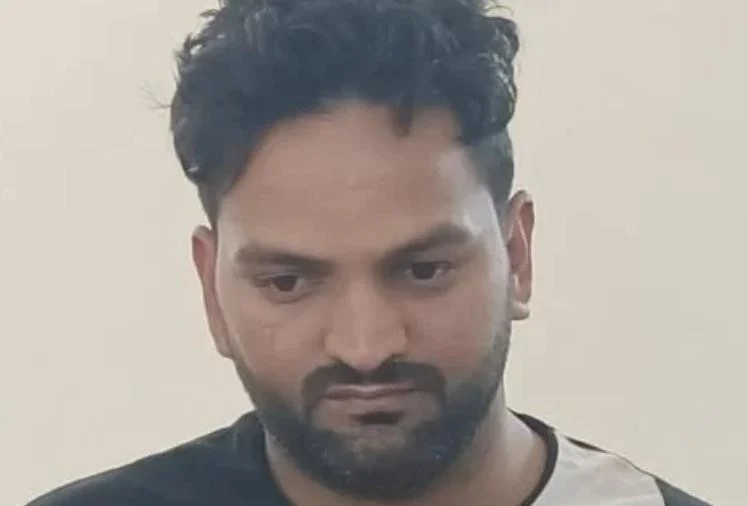 Read more about the article रेवाड़ी में टावर लगाने के नाम पर लोगों को ठगने वाले , आरोपी को पुलिस ने किया गिरफ्तार