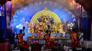 Read more about the article बांग्लादेश में दुर्गा पूजा पर हिंदू मंदिरों में , इस कदर तोड़फोड़ की गई कि जगह-जगह छिड़े दंगे