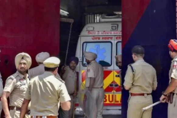 You are currently viewing केंद्रीय खुफिया एजेंसी ने पंजाब सरकार को दी चेतावनी, अभद्रता की और घटनाओं की आशंका