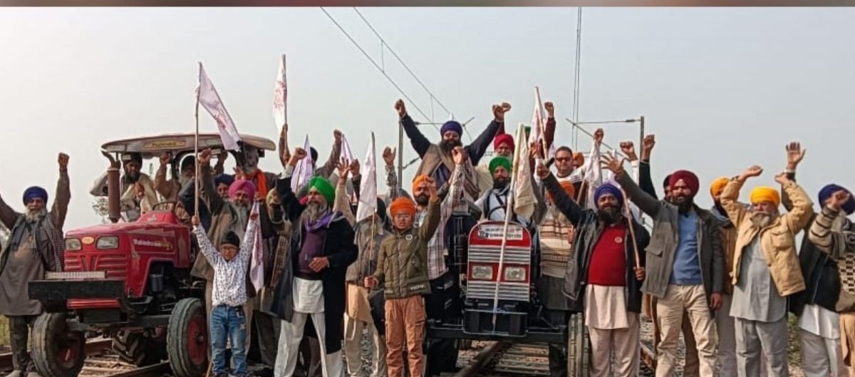 You are currently viewing  खाली कराएं रेल पटरियां : औजला ने किसानों से किया आग्रह; आम लोगो को परेशान करना कहाँ तक जायज़ है?