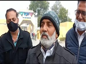 Read more about the article राम रहीम का समधी जस्सी पहुंचा सिरसा, पंजाब चुनाव को लेकर दामाद और बेटी से मिला; आज सुबह डेरा प्रबंधकों से कर सकते हैं मुलाकात