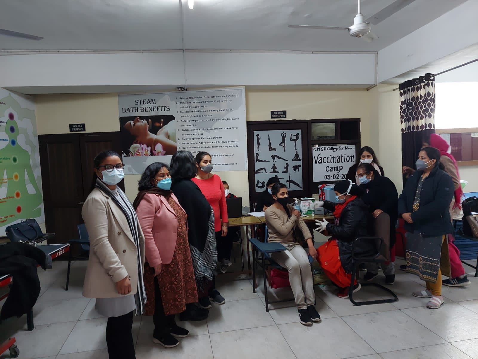 You are currently viewing पी.सी.एम.एस डी सीनियर सैकेंडरी कालेजिएट स्कूल में लगाया गया कोविड – 19 टीकाकरण कैंप।