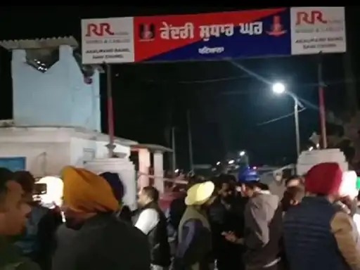 You are currently viewing मजीठिया की जमानत पर होगा आज फैसला जेल में गुजरी अकाली नेता की रात; संगरूर से पटियाला शिफ्ट किया गया; सिद्धू के खिलाफ लड़ा चुनाव