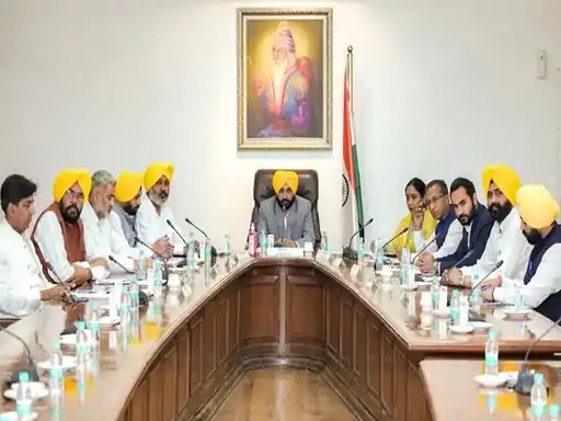 You are currently viewing पंजाब कैबिनेट मीटिंग, आज वन MLA, वन पेंशन और विधायकों के इनकम टैक्स पर फैसला लेगी AAP सरकार