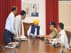 Read more about the article इंटेलिजेंस हेडक्वार्टर पर हमला विपक्ष ने घेरा तो भगवंत मान सरकार के बचाव में आए केजरीवाल और राघव चड्‌ढा