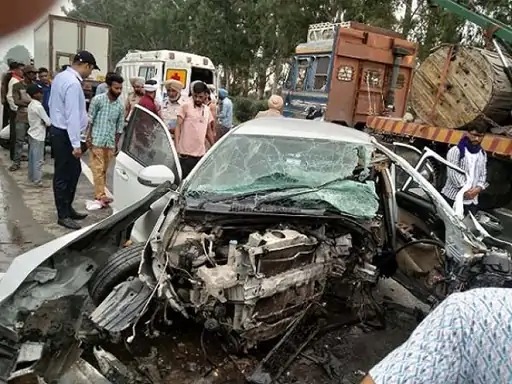 You are currently viewing सड़क हादसे में जालंधर के तीन लोगों की मौत नगीना पंसारी का परिवार जा रहा था माता वैष्णों देवी टांडा उड़मुड़ में कार दुर्घटनाग्रस्त