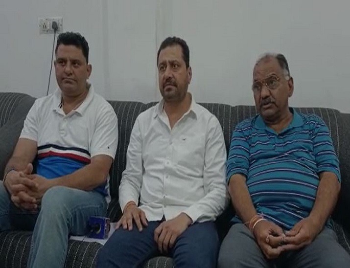 You are currently viewing कांग्रेस पार्षद समेत 18 पर गबन केस दर्ज, कागजों में बना कम्युनिटी सेंटर, आरोपी के परिवार की सोसायटी डकार गई 10 लाख