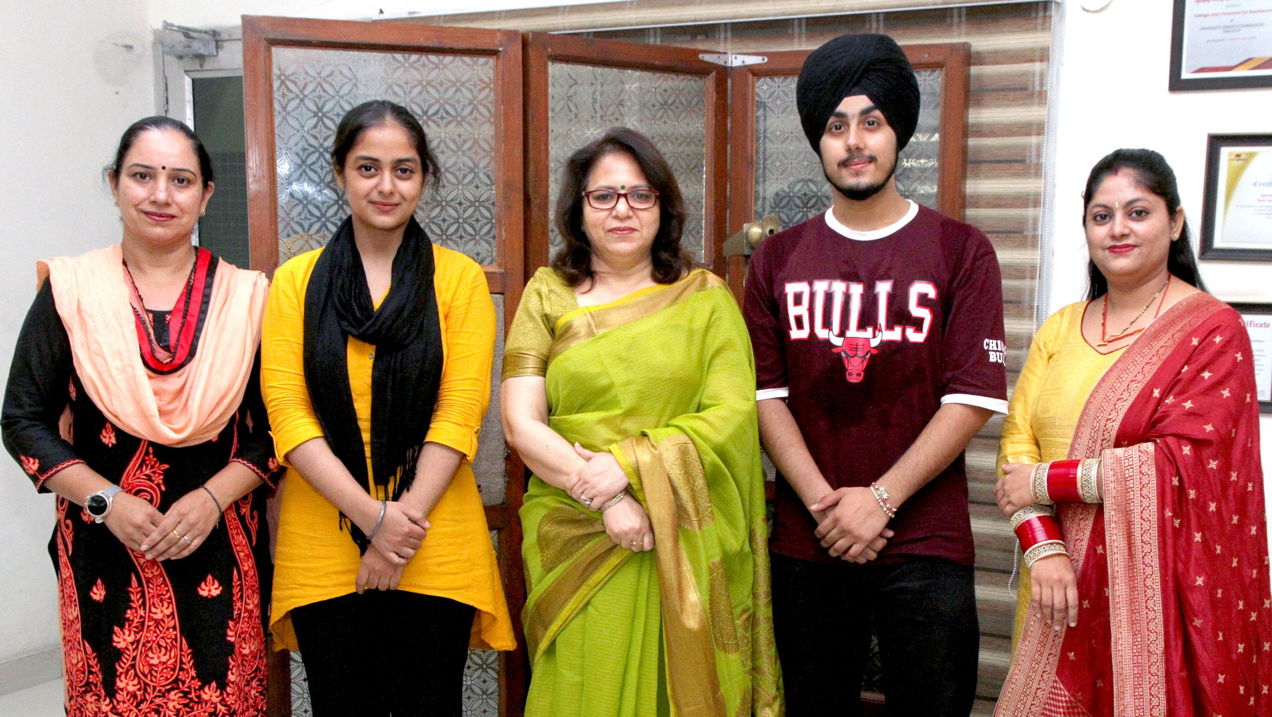You are currently viewing Apeejay College ऑफ फाइन आर्ट्स जालंधर के B.A  IV सेम के विद्यार्थियों ने यूनिवर्सिटी परीक्षा में उच्च स्थान प्राप्त किया
