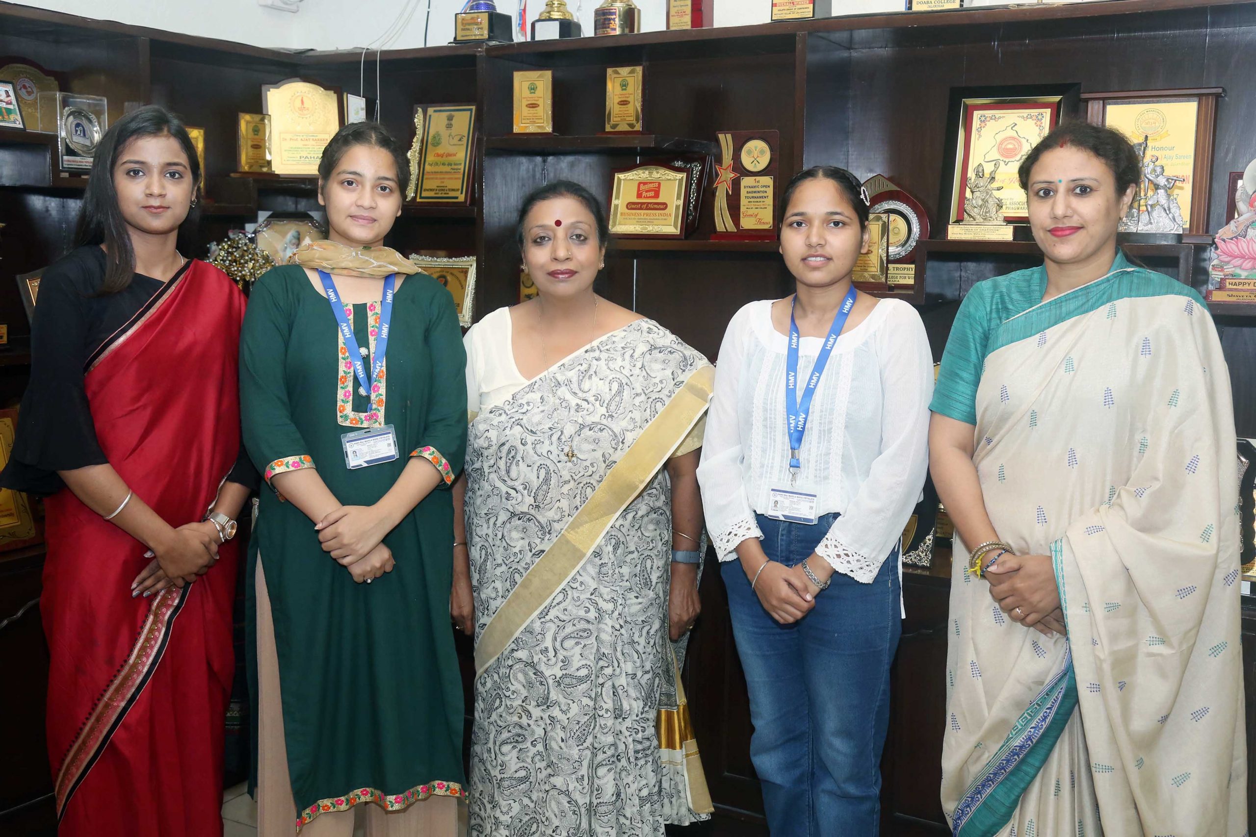 Read more about the article हंस राज महिला महाविद्यालय जालंधर के B.Voc J & M Sem-II के छात्रों ने यूनिवर्सिटी में टॉप किया