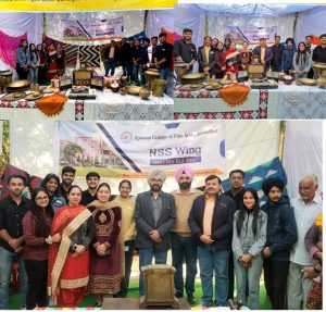 Read more about the article एपीजे कॉलेज ऑफ फाइन आर्ट्स, जालंधर ने यूनिवर्सिटी के 53वें स्थापना दिवस के अवसर पर गुरु नानक देव यूनिवर्सिटी, अमृतसर में आयोजित लोक कला प्रदर्शनी में भाग लिया