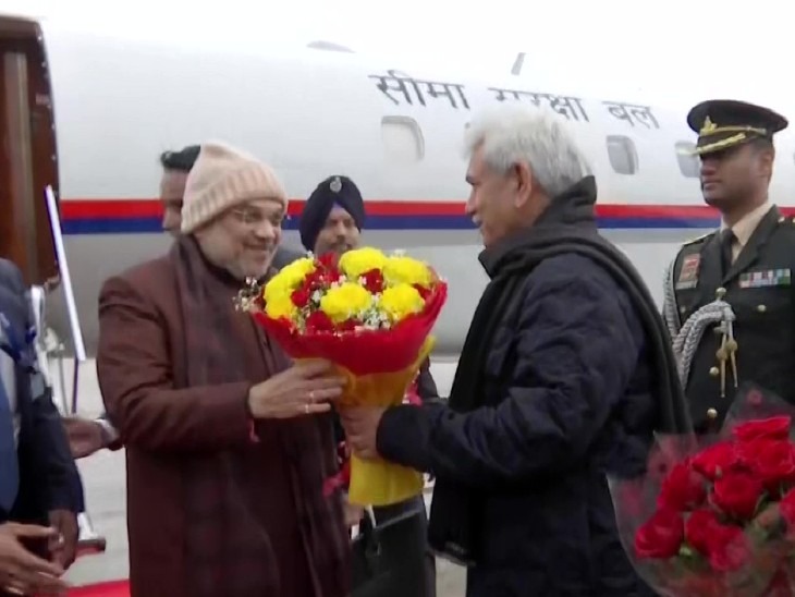 You are currently viewing अमित शाह आज जम्मू-कश्मीर के दौरे पर राजौरी आतंकी हमले में मारे गए लोगों के परिवारों से मिलेंगे, जम्मू में करेंगे हाई लेवल मीटिंग