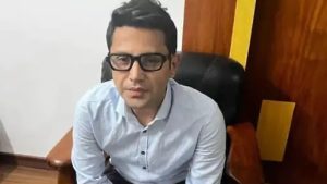 Read more about the article फ्लाइट में पेशाब केस-एअर इंडिया पर 30 लाख जुर्माना पायलट 3 महीने के लिए सस्पेंड, आरोपी के वकील बोले- 4 महीने का बैन गलत