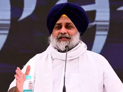You are currently viewing सुखबीर बादल की पार्टी से रूठे कार्यकर्ता: आखिर क्या है वजह,जालंधर में कार्यकर्ताओं के घर जाएंगे  सुखबीर बादल