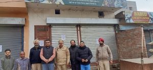 Read more about the article जालंधर के सुभाना में नगर निगम की कार्रवाई:अवैध रूप से बनाई 8 दुकानों पर लगाई सील, इनमें शराब ठेका भी शामिल