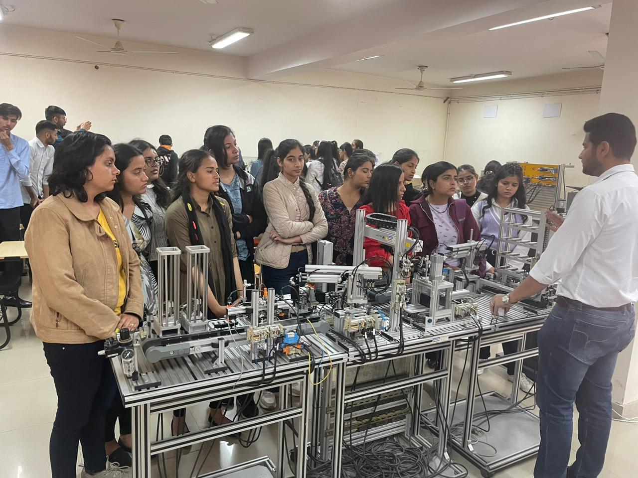 You are currently viewing HMV College की ओर से CSIO चंडीगढ़ का एक दिवसीय शैक्षणिक भ्रमण
