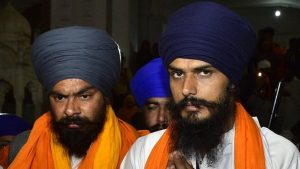 Read more about the article Amritpal Singh पहुंचे गोल्डन टेंपल:अजनाला हिंसा पर बोले- हमें सैद्धांतिक तौर पर कोई गलत साबित कर दे, झुक जाएंगे