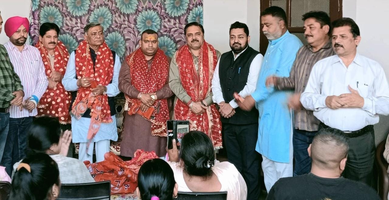 You are currently viewing सेन्ट्रल मंडल नं 5 में बड़े स्तर पर अनेक परिवार और मातृ शक्ति भाजपा में शामिल !