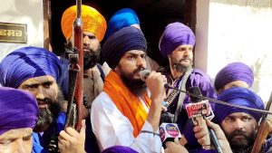 Read more about the article पंजाब पुलिस की अजनाला हिंसा के बाद कार्रवाई गुपचुप ढंग से अमृतपाल सिंह के 9 साथियों के हथियारों के लाइसेंस रद किए