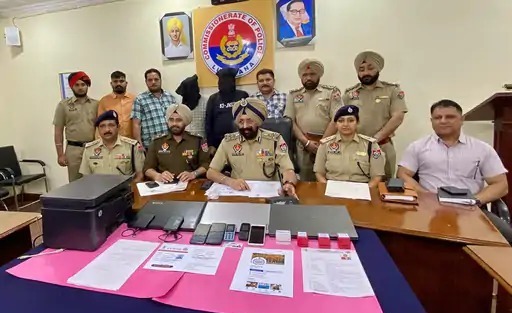 You are currently viewing लुधियाना पुलिस ने पकड़े नाभा जेल ब्रेक के आरोपी नौकरी का झांसा देकर की लाखों की ठगी फर्जी पहचान पत्र करते थे जारी