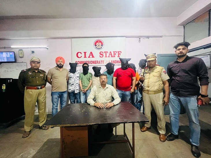 You are currently viewing जालंधर के मोनिका टावर में पकड़ा हुक्का बार पांच हुक्के किए मौके से जब्त रेस्तरां के मालिक समेत 8 के खिलाफ केस