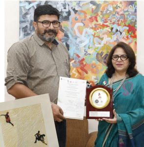Read more about the article एपीजे कॉलेज ऑफ फाइन आर्ट्स, जालंधर में राजेश कलसी को सम्मानित किया गया || Rajesh Kalsi honored at Apeejay College of fine arts , Jalandhar