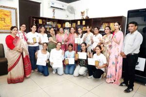 Read more about the article इको आर्ट प्रतियोगिता में एचएमवी के विद्यार्थियों ने बाजी मारी || HMV Students won at Eco Art Competition