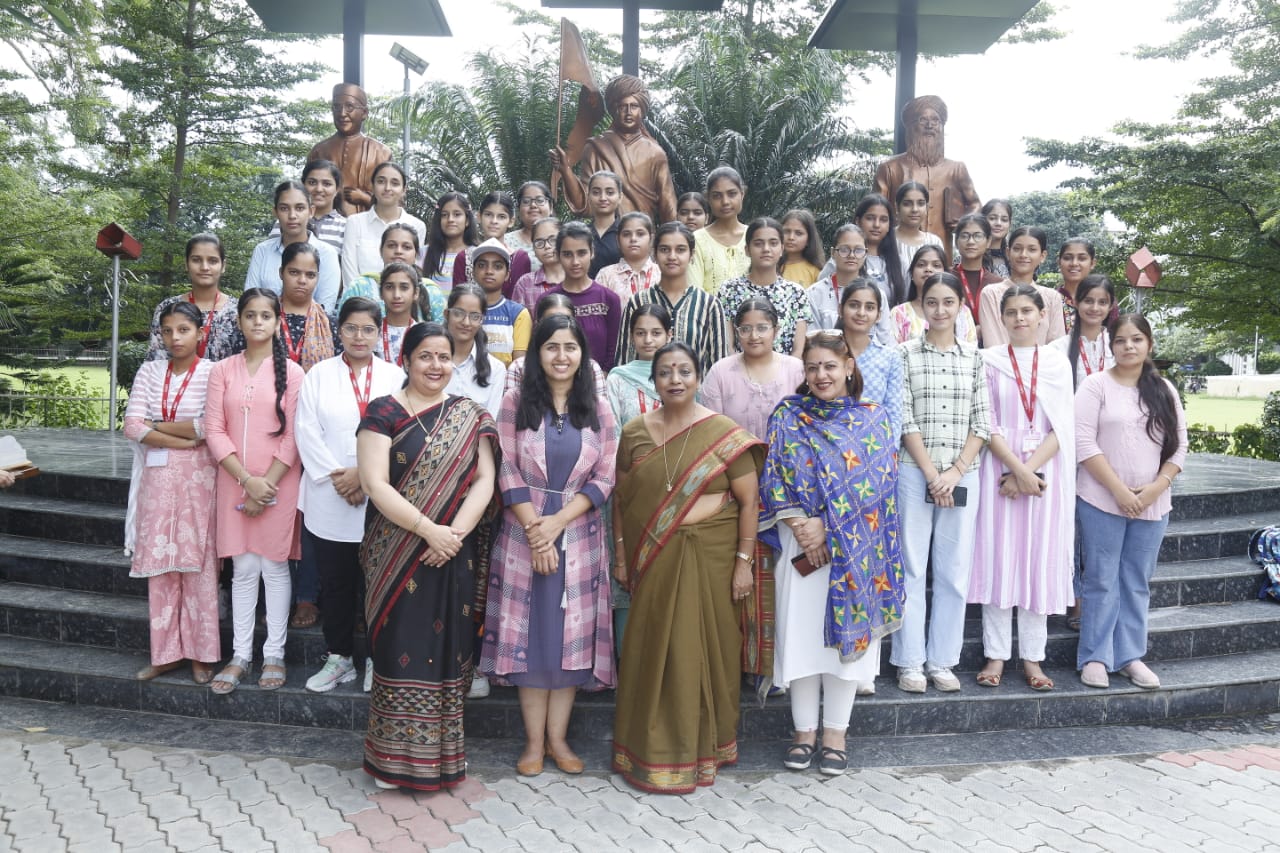 Read more about the article एचएमवी ने उद्यमिता पर मोटिवेशनल टॉक का आयोजन किया || HMV Organised Motivational Talk on Entrepreneurship